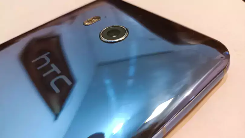 تعویض ال سی دی موبایل اچ تی سی